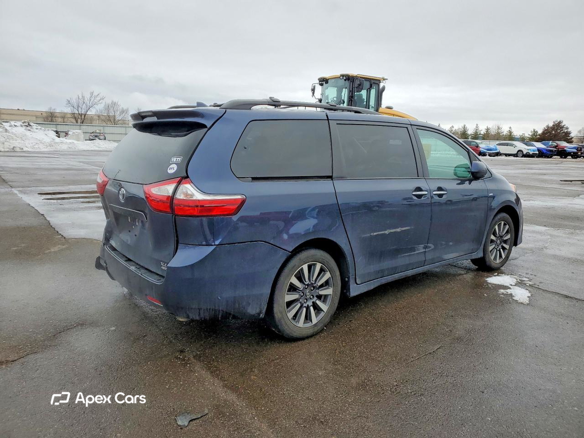 Toyota Sienna 2018