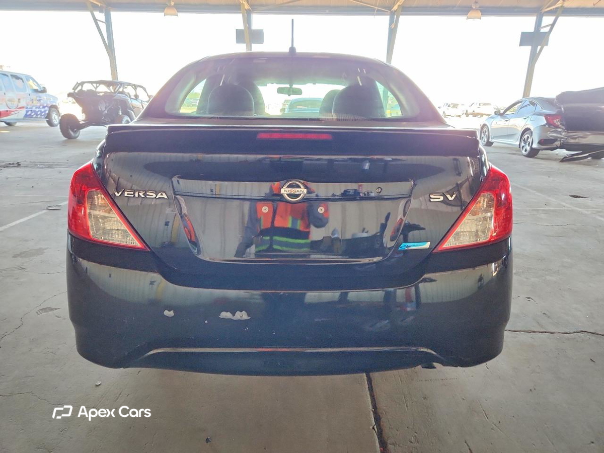 Nissan Versa 2016