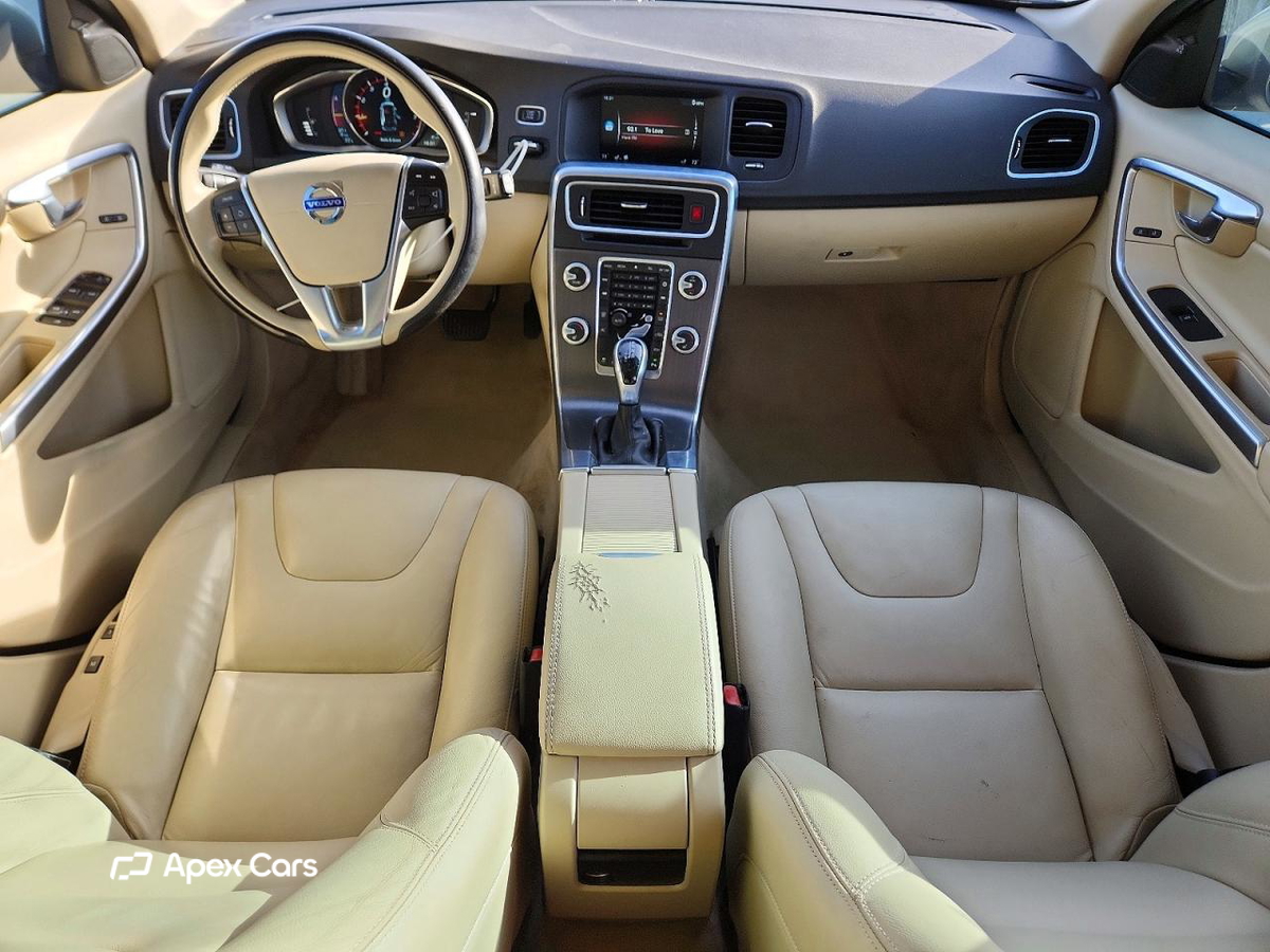 Volvo V60 2015