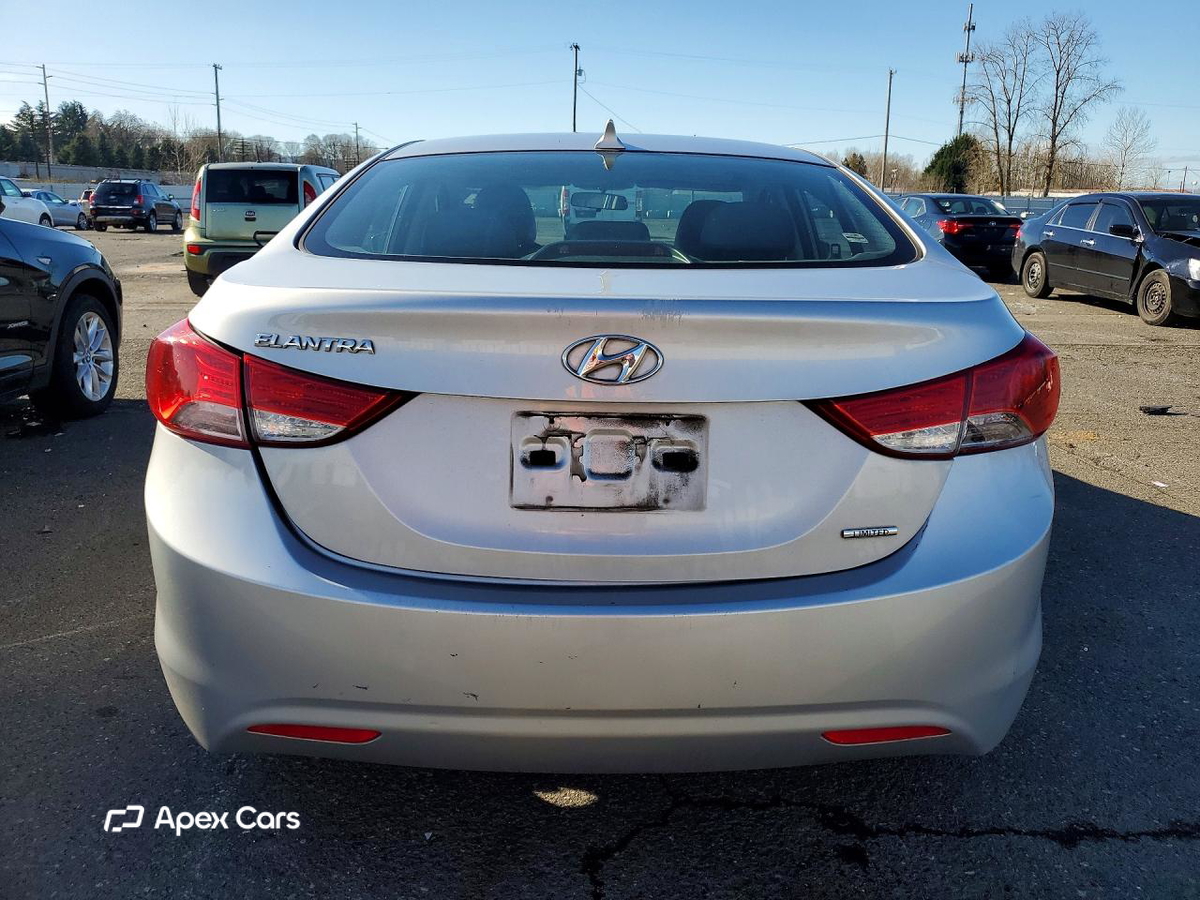 Hyundai Elantra 2011
