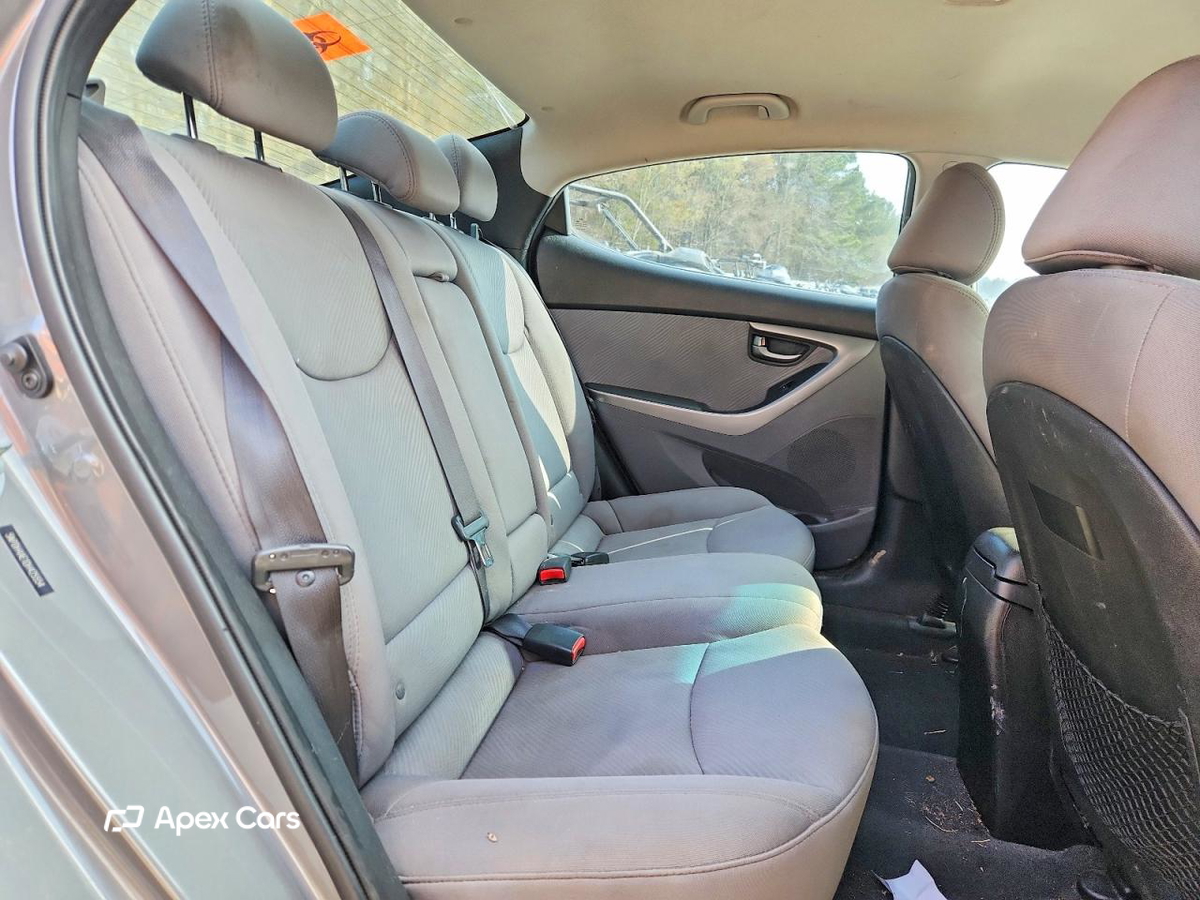Hyundai Elantra 2013