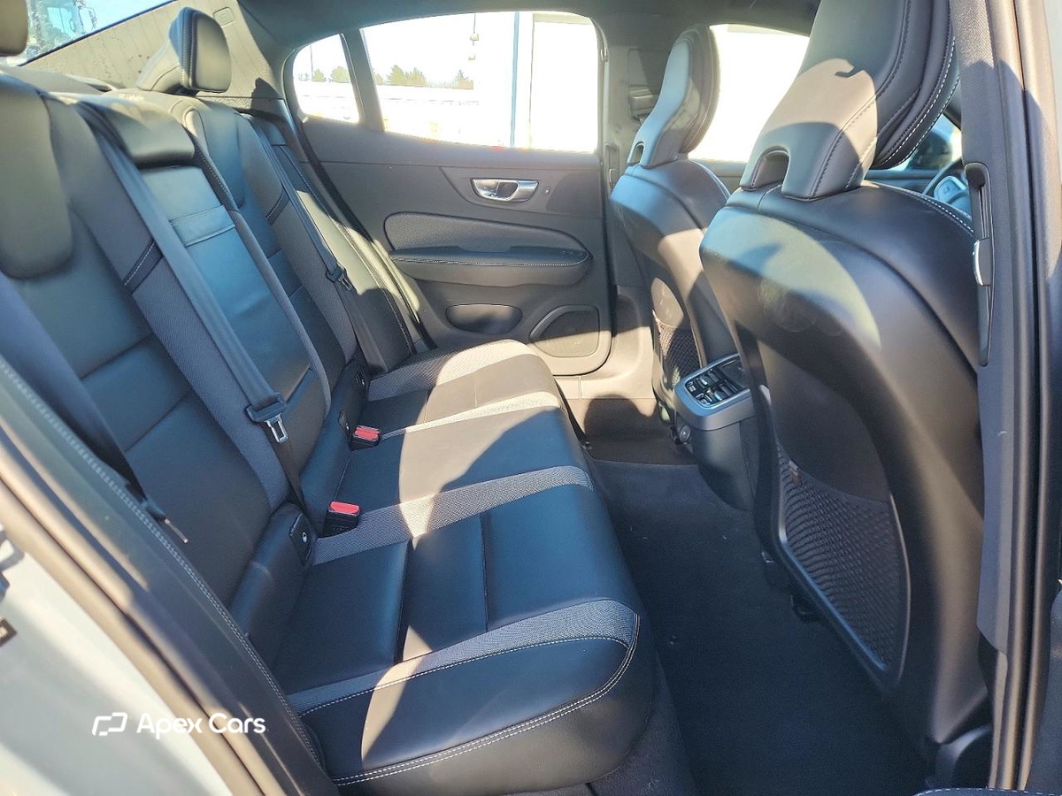 Volvo S60 2022