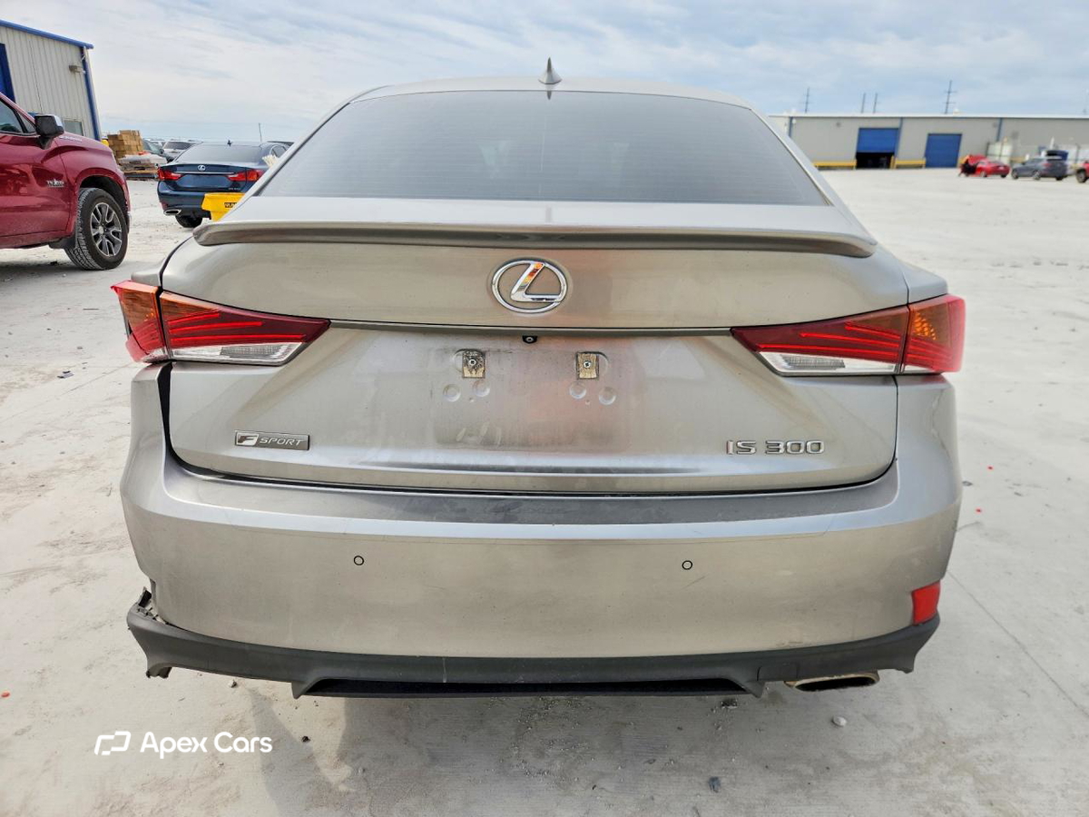 Lexus IS 2019