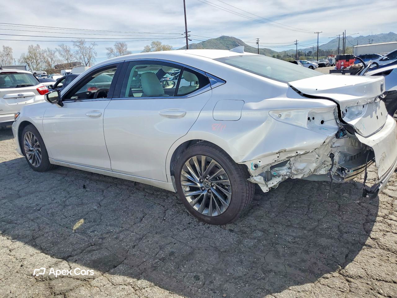 Lexus ES 2025