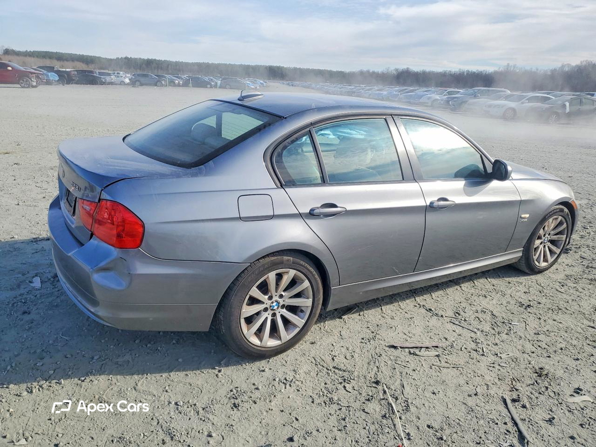 BMW Series 3 2011