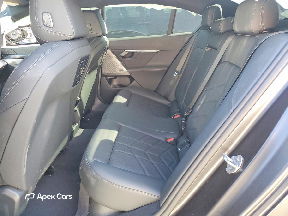 BMW i5 2024