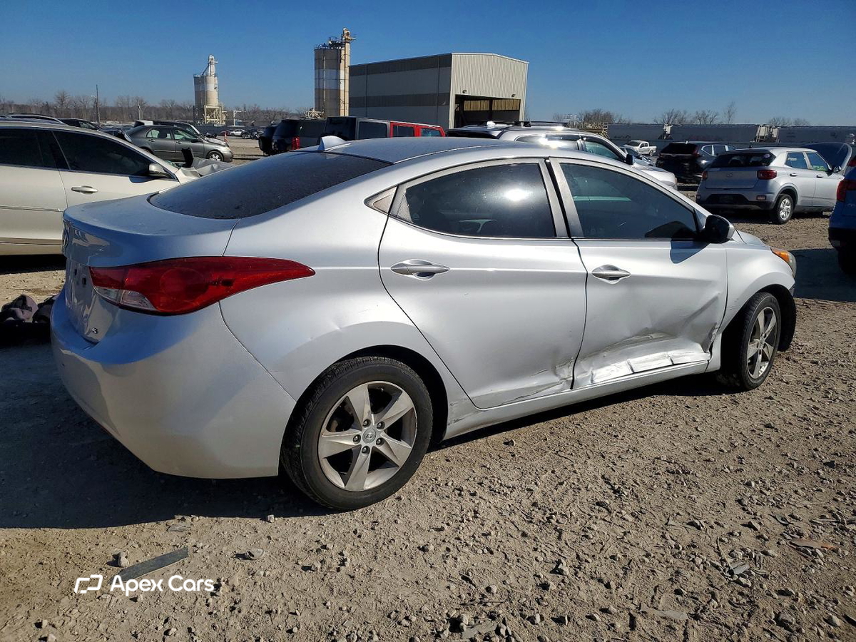 Hyundai Elantra 2012