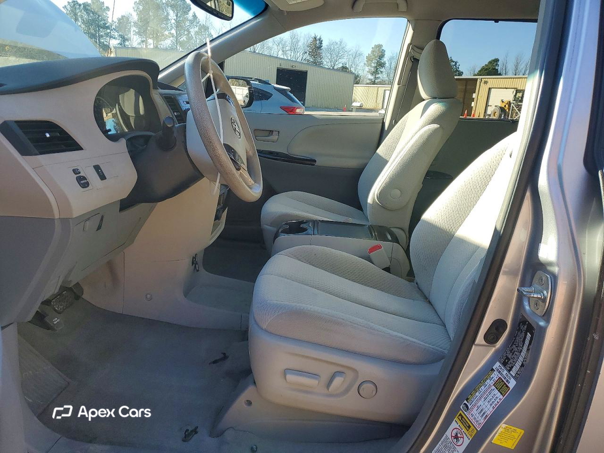 Toyota Sienna 2012