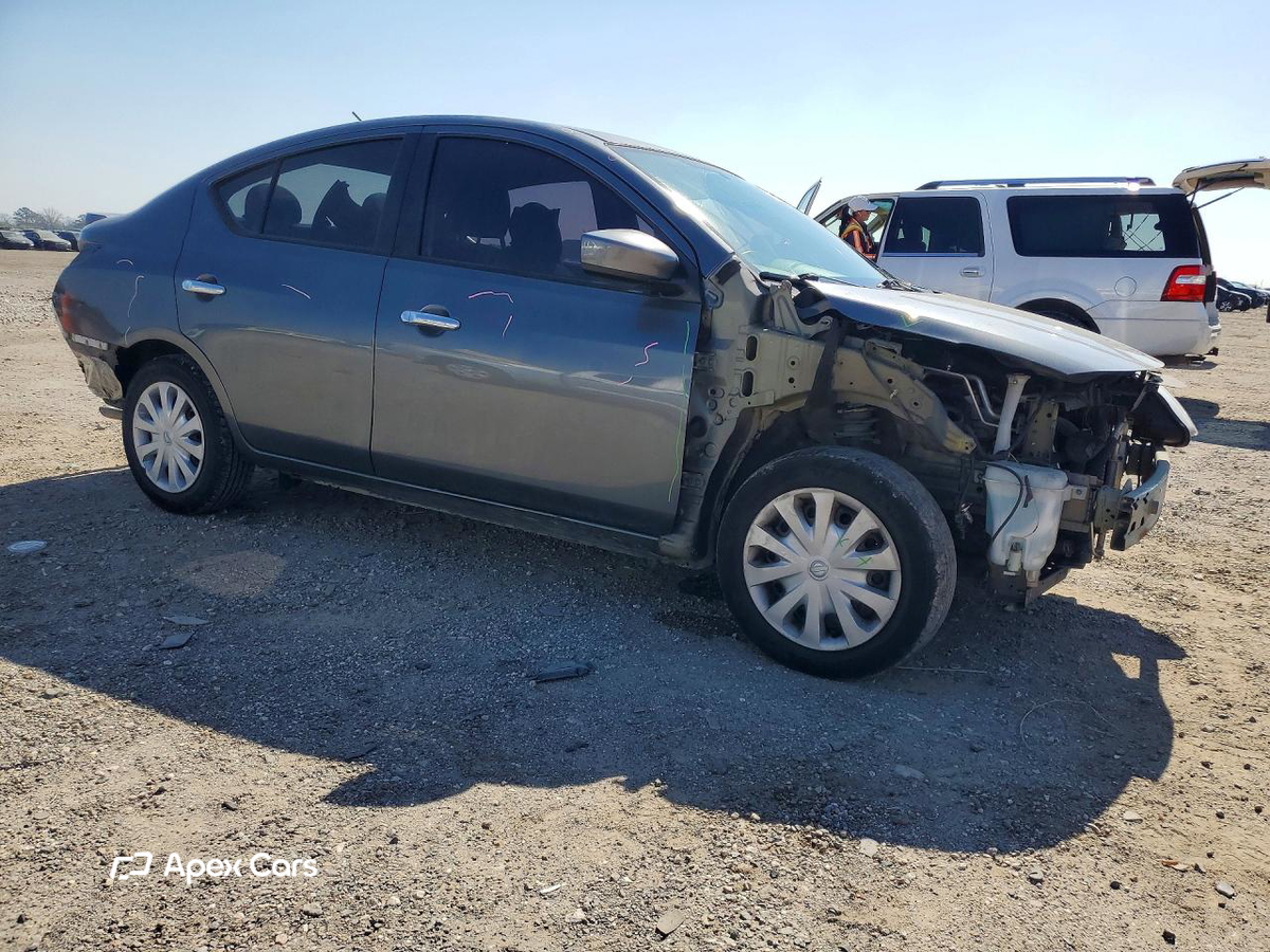 Versa 2019