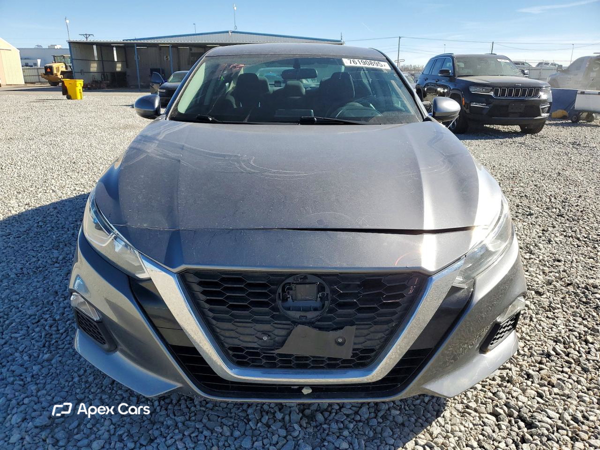 Nissan Altima 2019