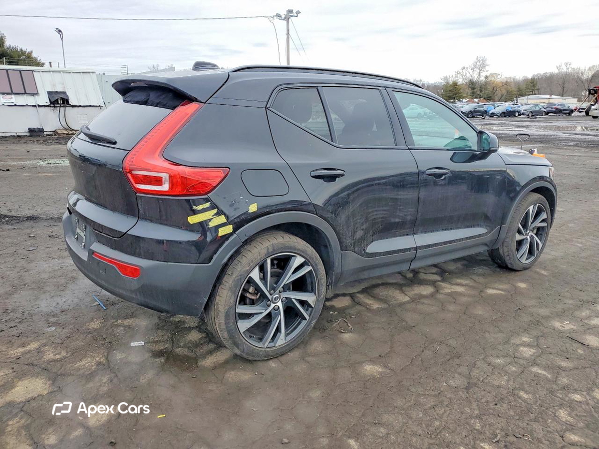 Volvo XC40 2021