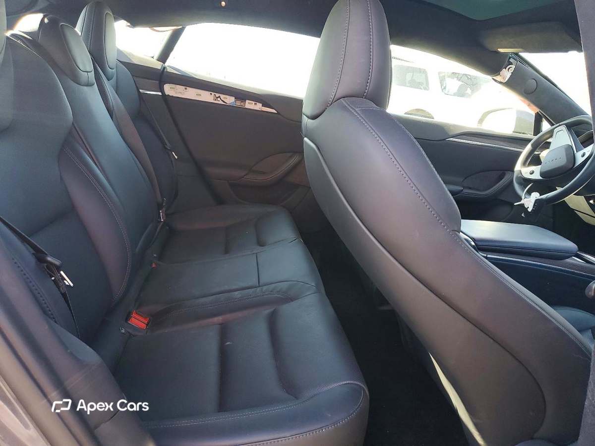 Tesla Model S 2021
