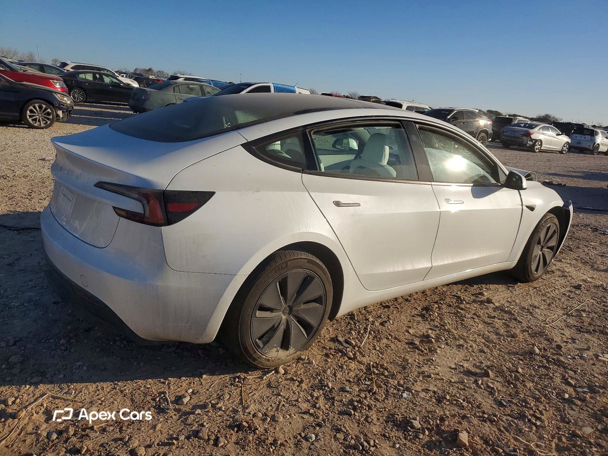 Tesla Model 3 2025