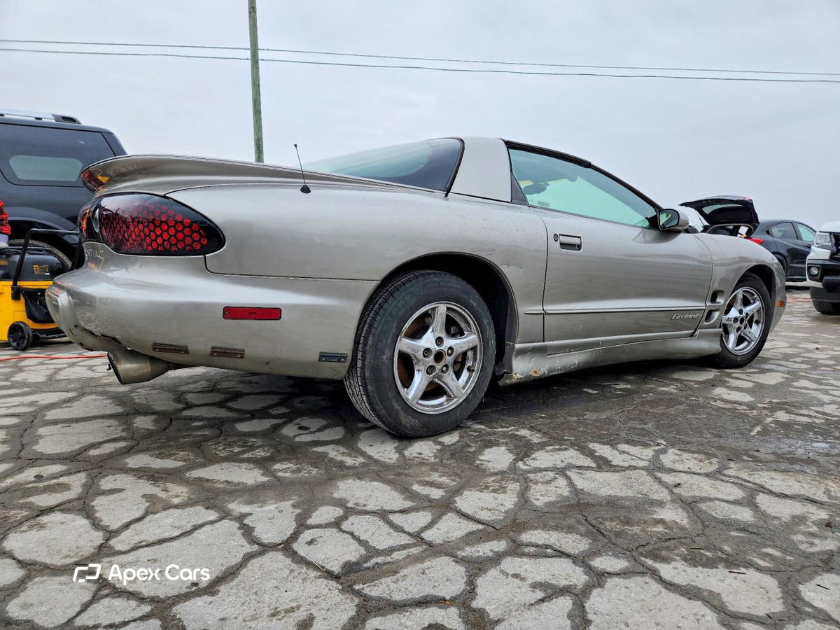 Pontiac Firebird 2000