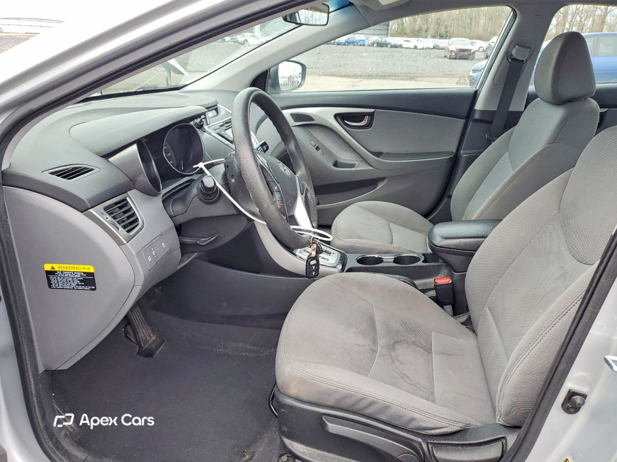 Hyundai Elantra 2012