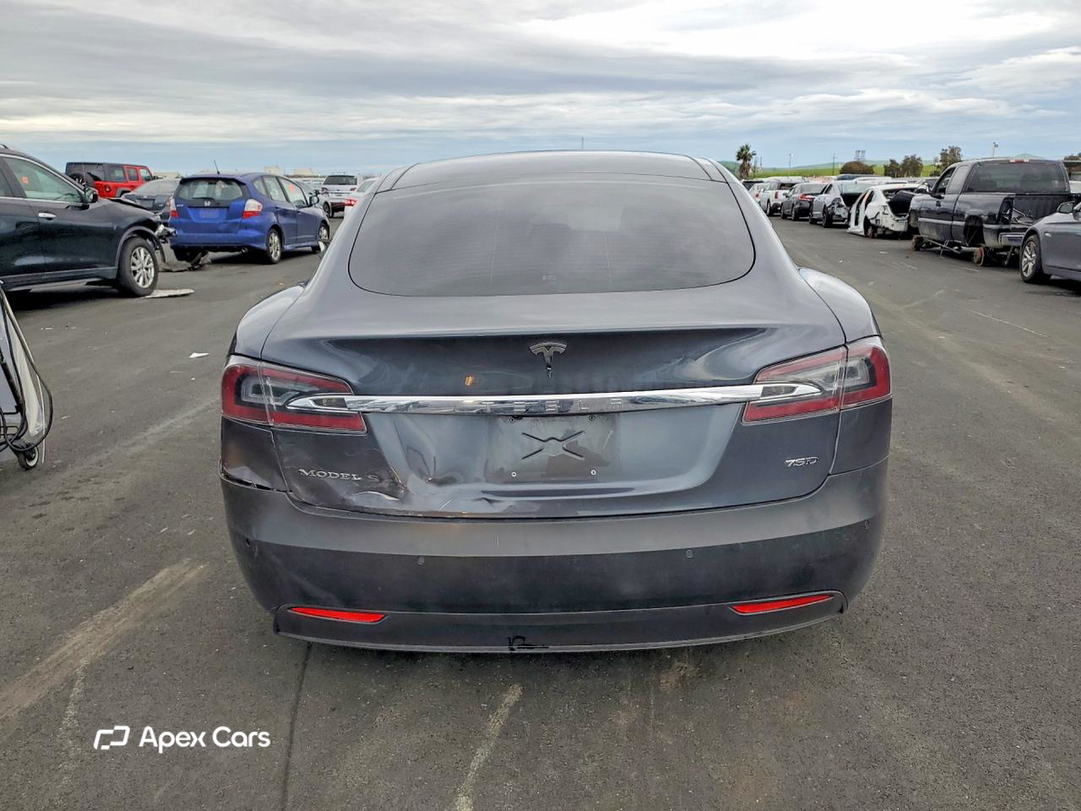 Tesla Model S 2016