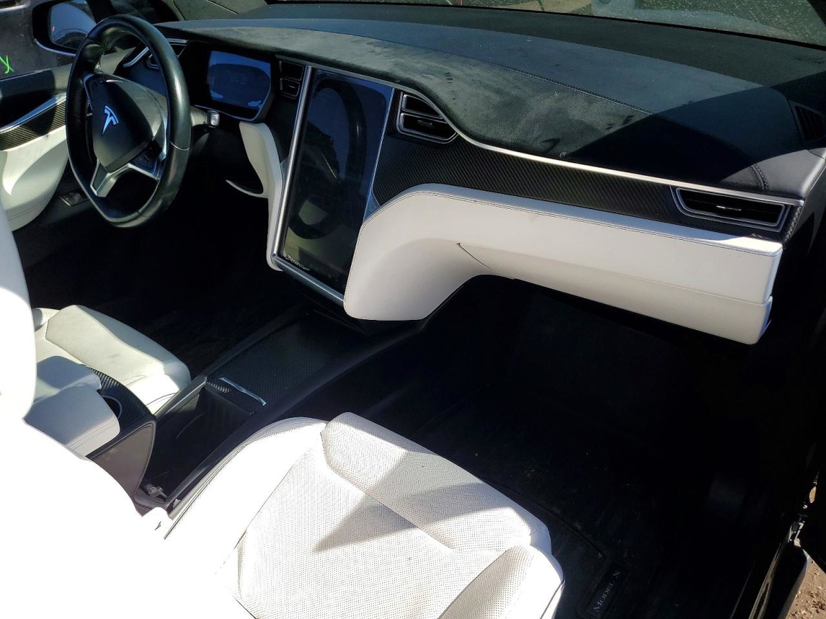 Tesla Model X 2016