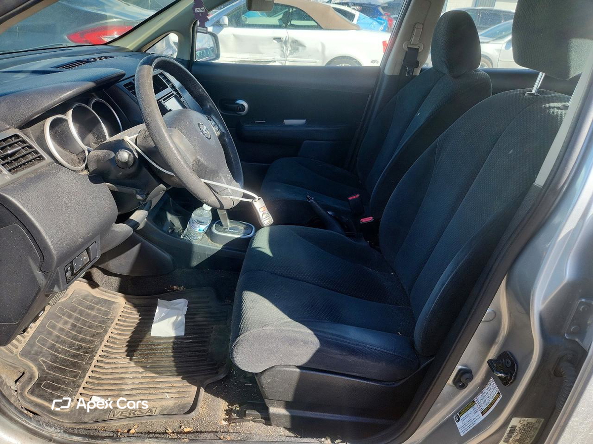 Nissan Versa 2011