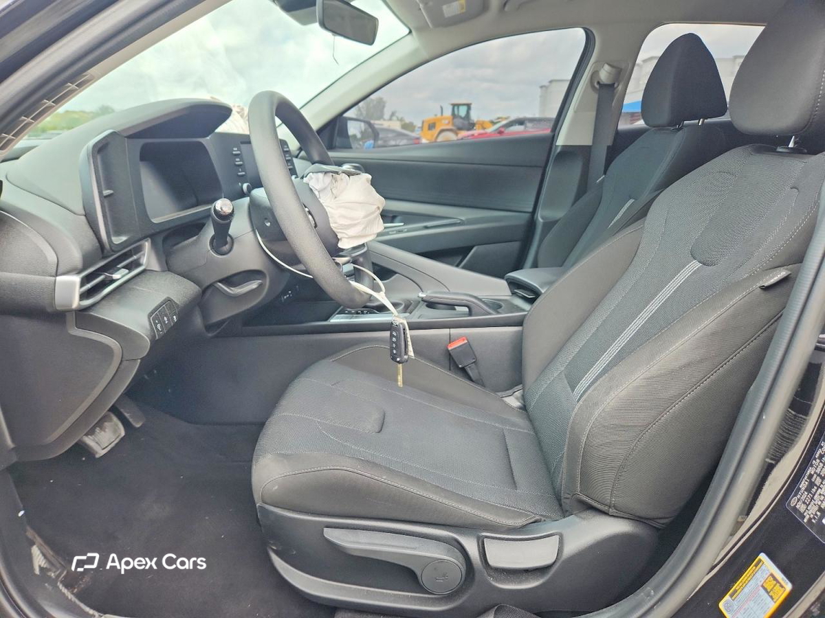 Hyundai Elantra 2025