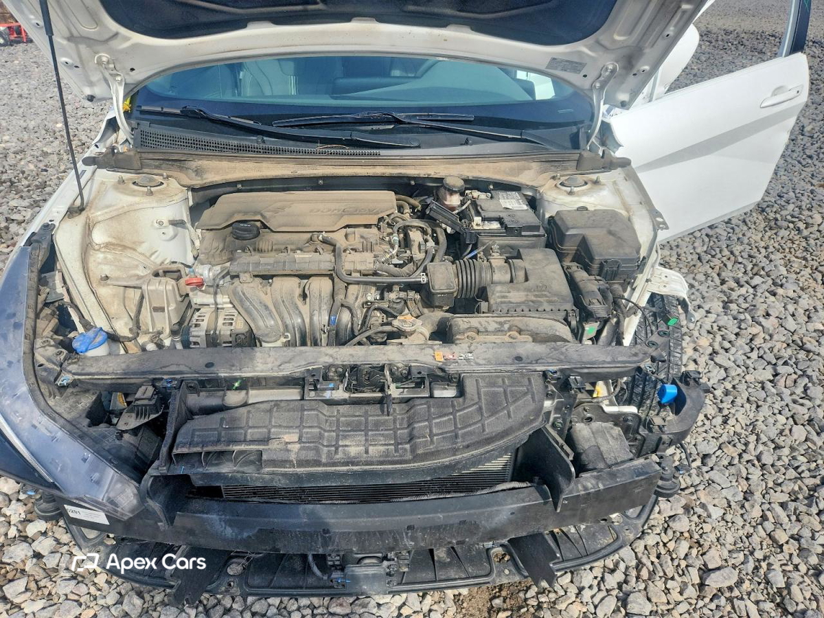 Hyundai Elantra 2021