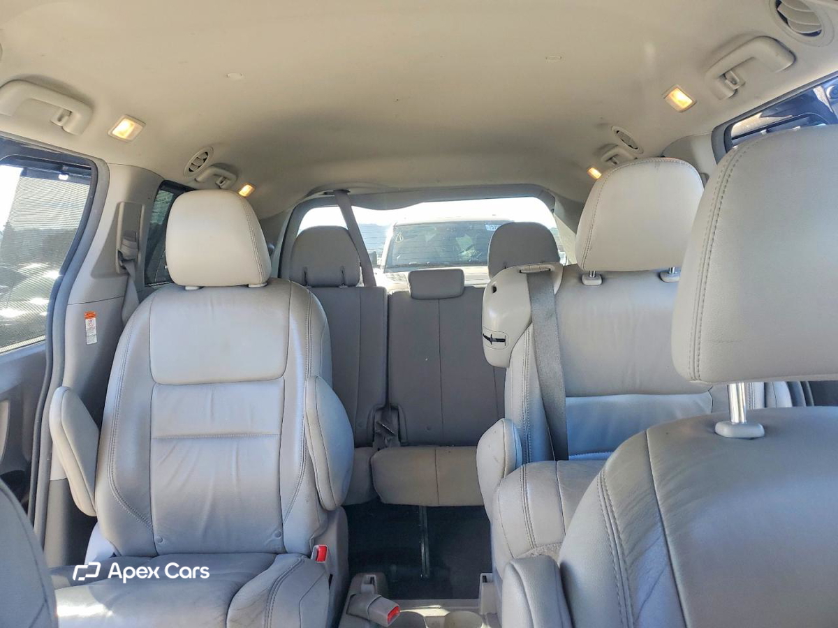 Toyota Sienna 2015