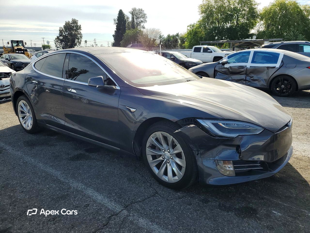 Tesla Model S 2018