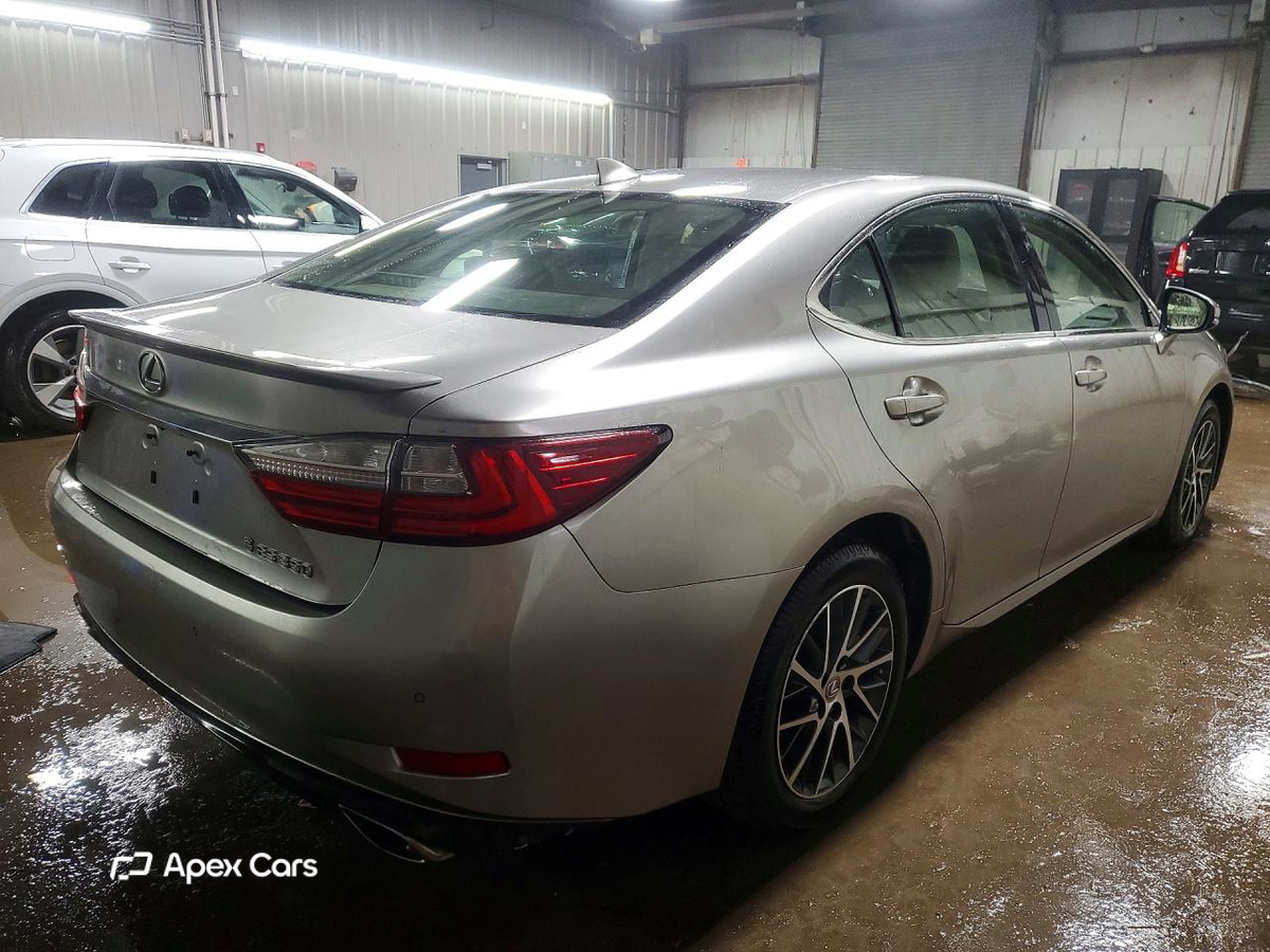 Lexus ES 2016