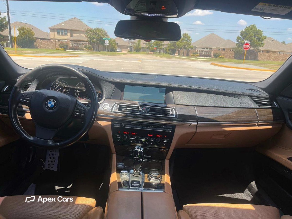 BMW Series 7 2010