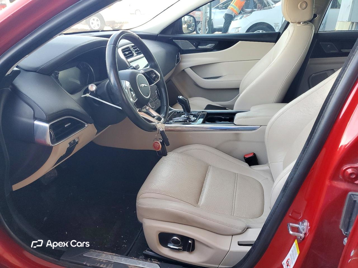 Jaguar XE 2020