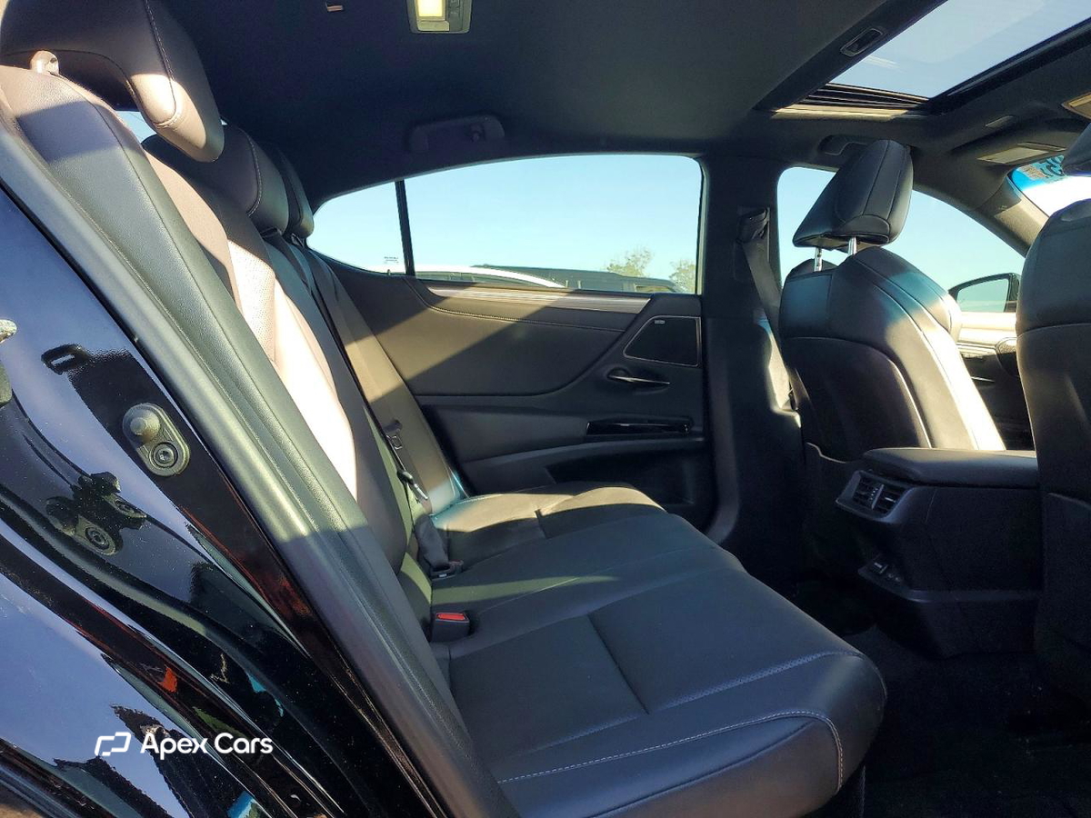 Lexus ES 2023
