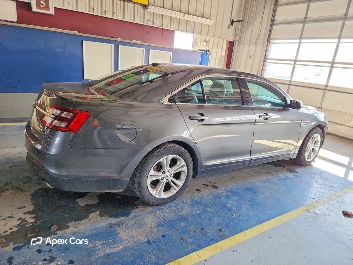 Ford Taurus 2016