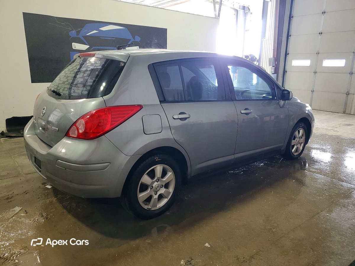 Nissan Versa 2012
