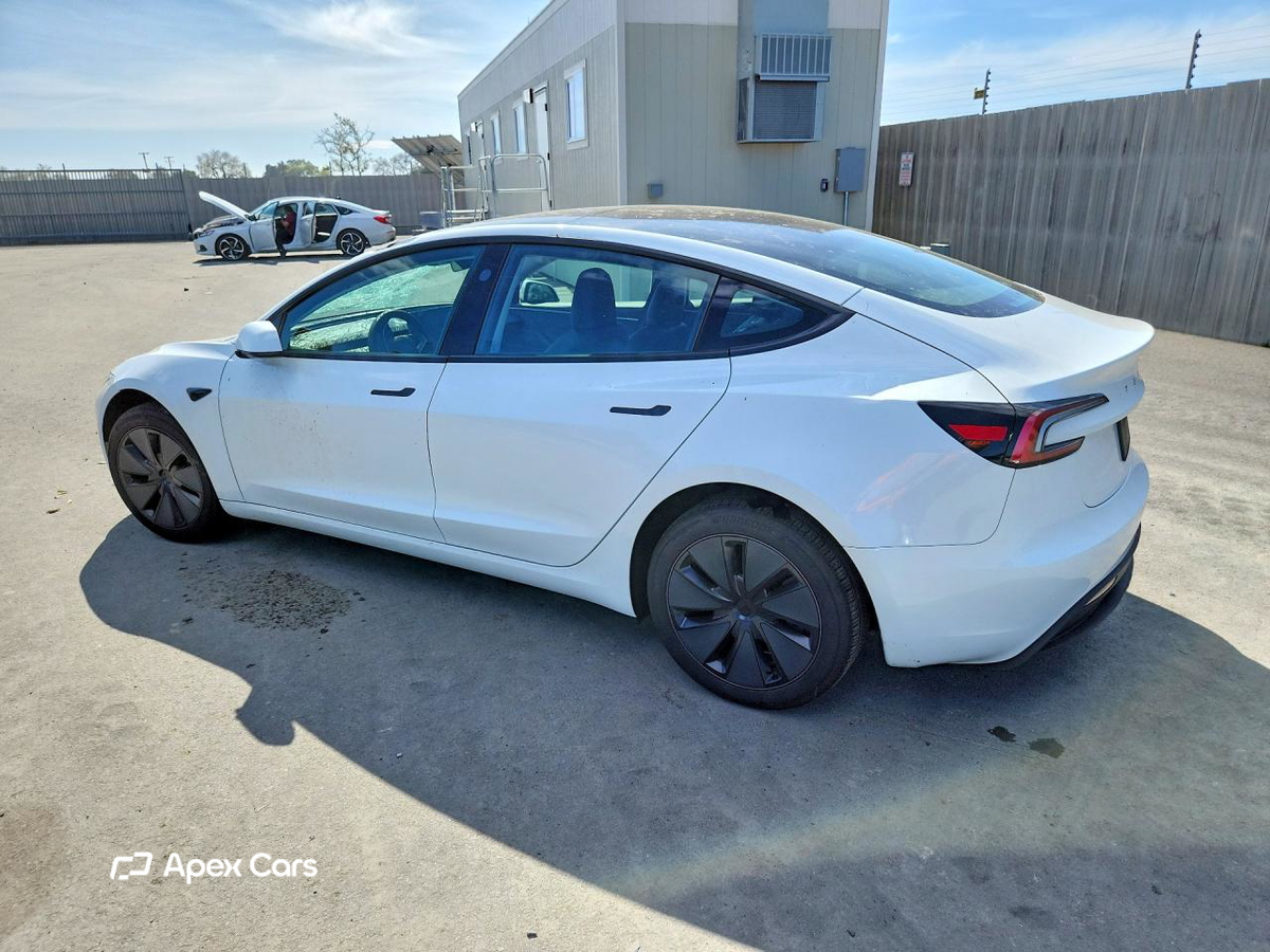 Tesla Model 3 2025