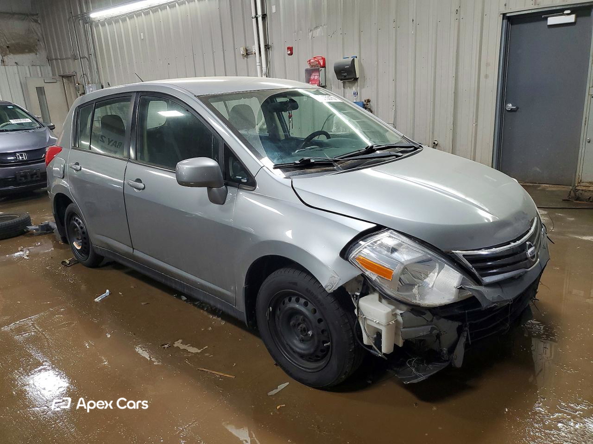 Nissan Versa 2011