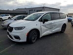 Chrysler Pacifica 2023