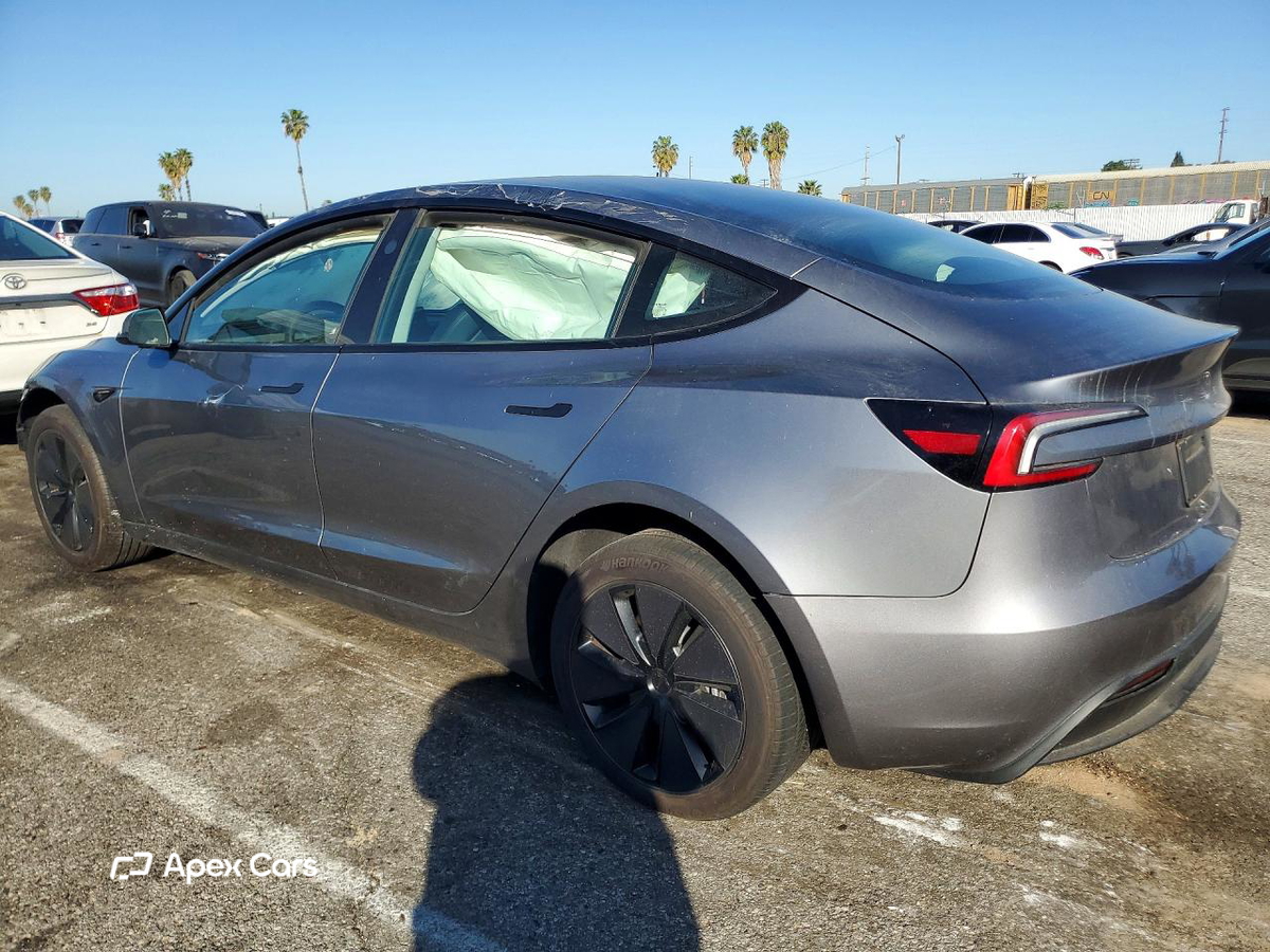 Tesla Model 3 2024