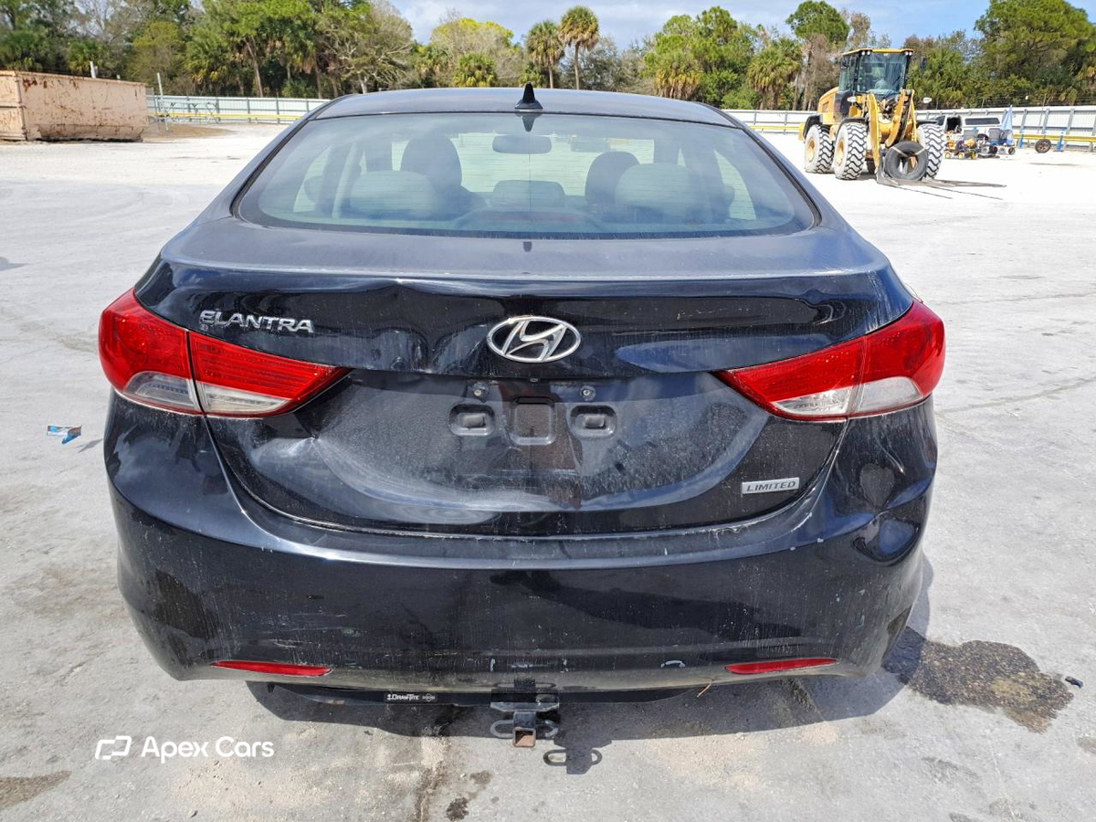 Hyundai Elantra 2012