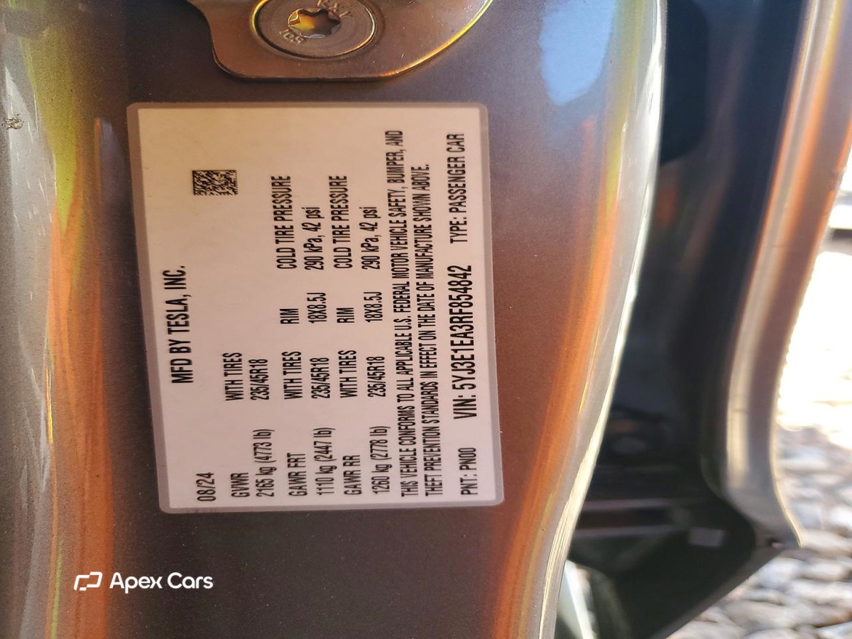 Tesla Model 3 2024