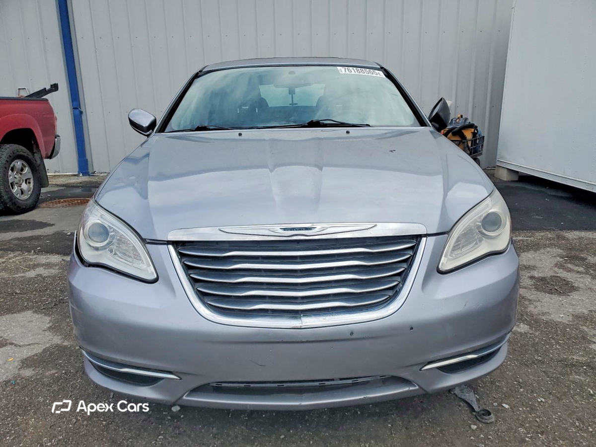 Chrysler 200 2013