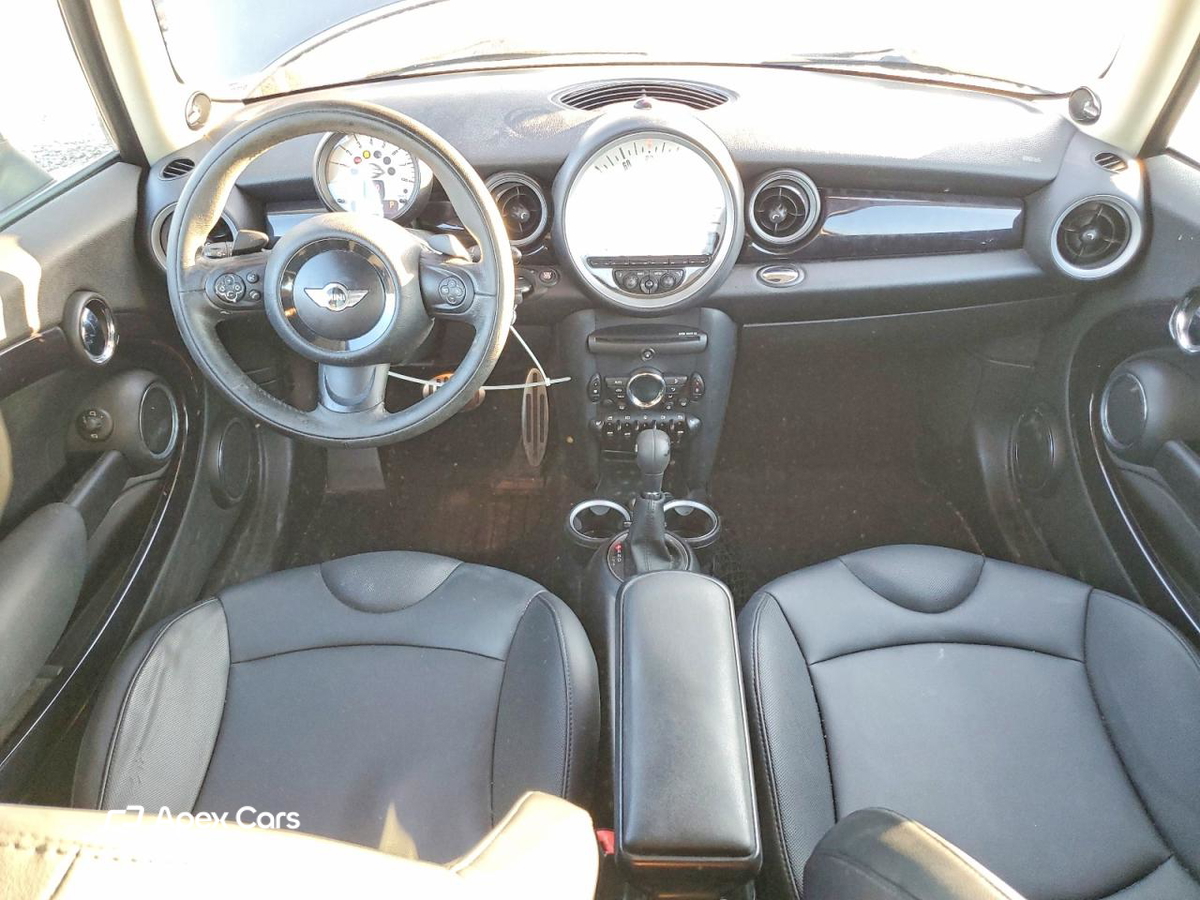 MINI Cooper 2011