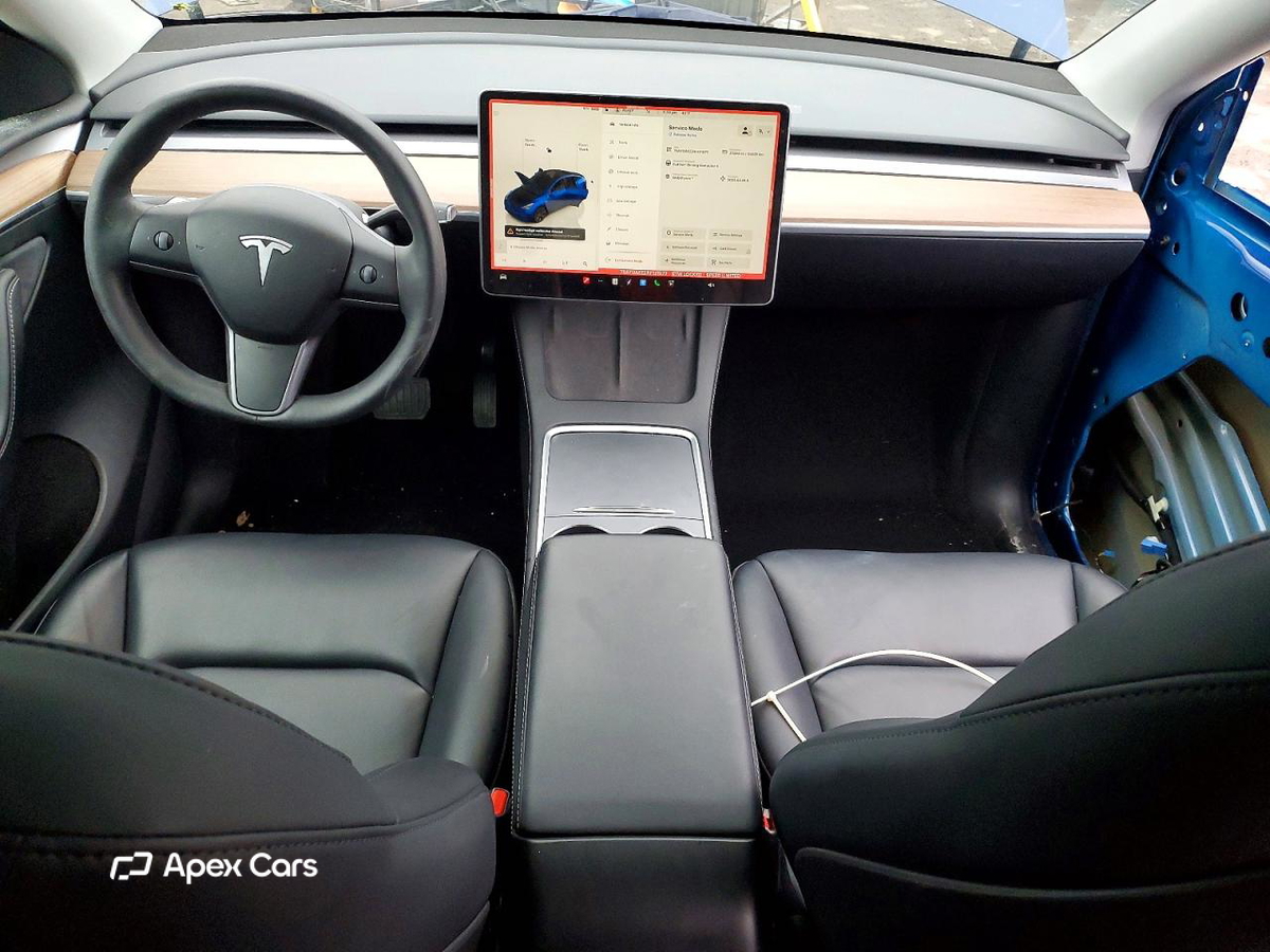 Tesla Model Y 2024