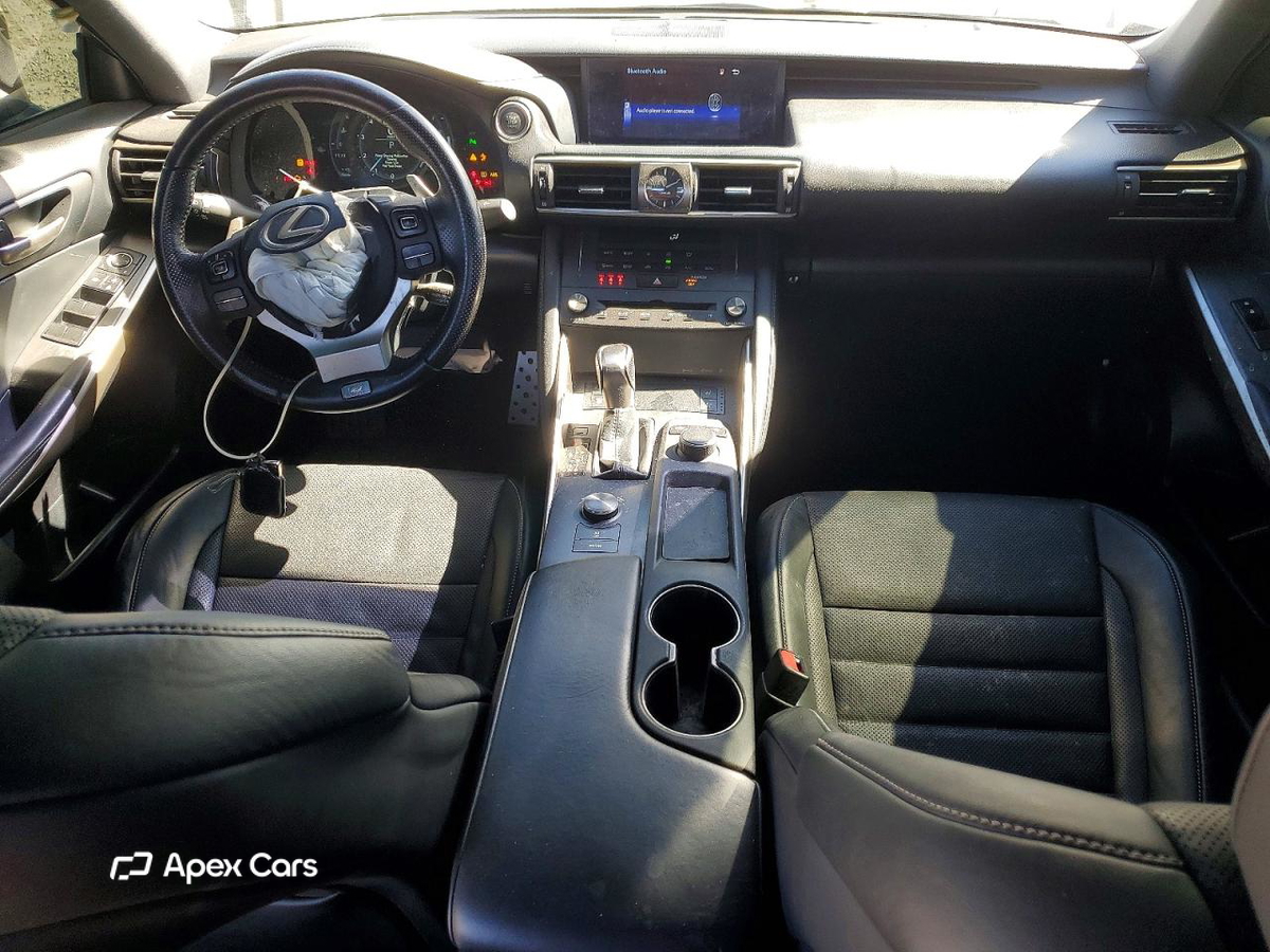 Lexus IS 2019