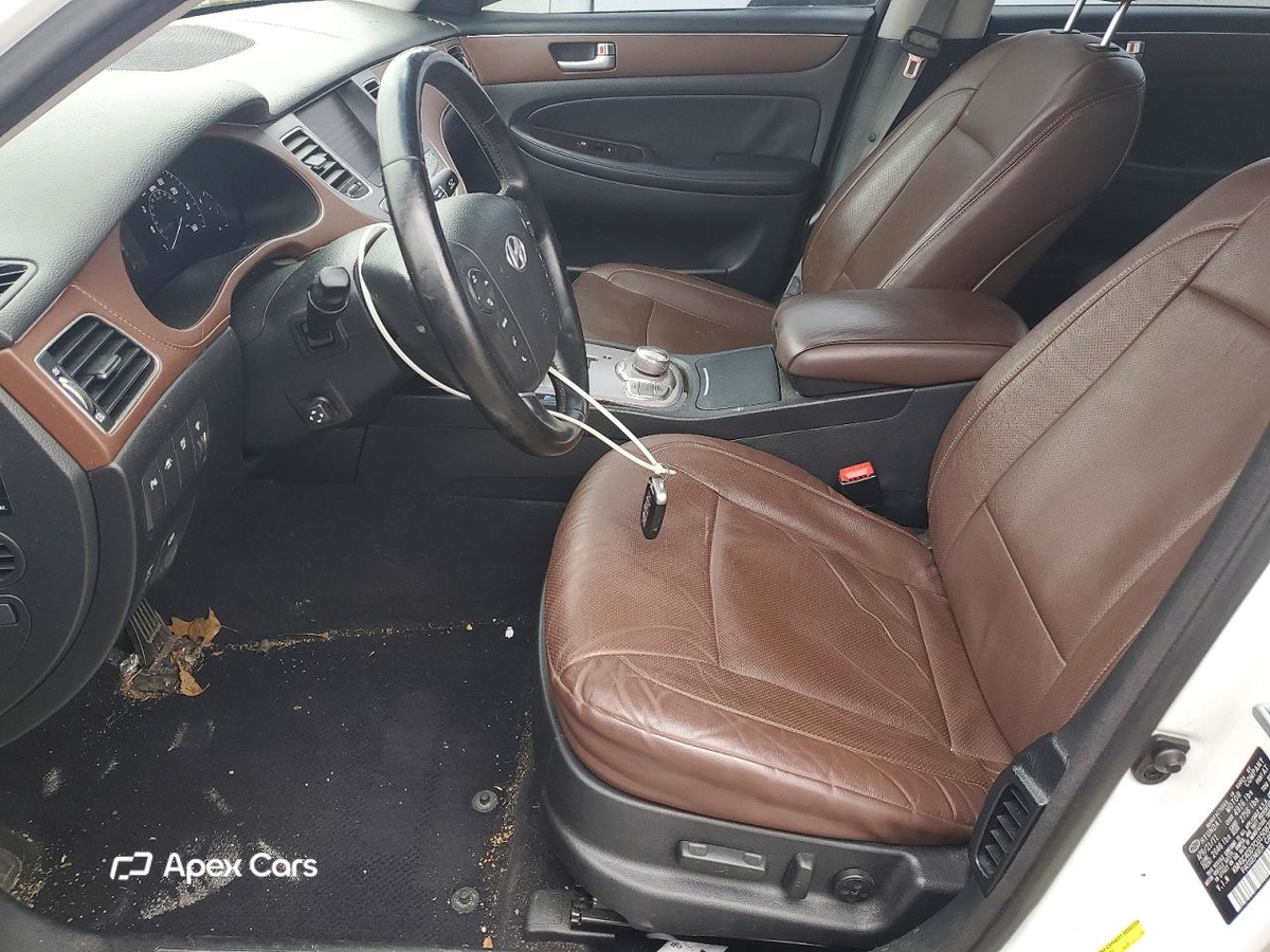 Hyundai Genesis 2012