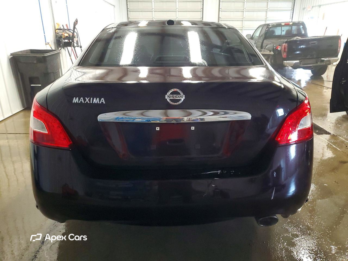 Nissan Maxima 2011