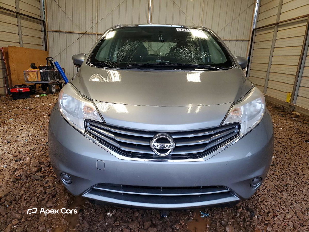 Nissan Versa 2015