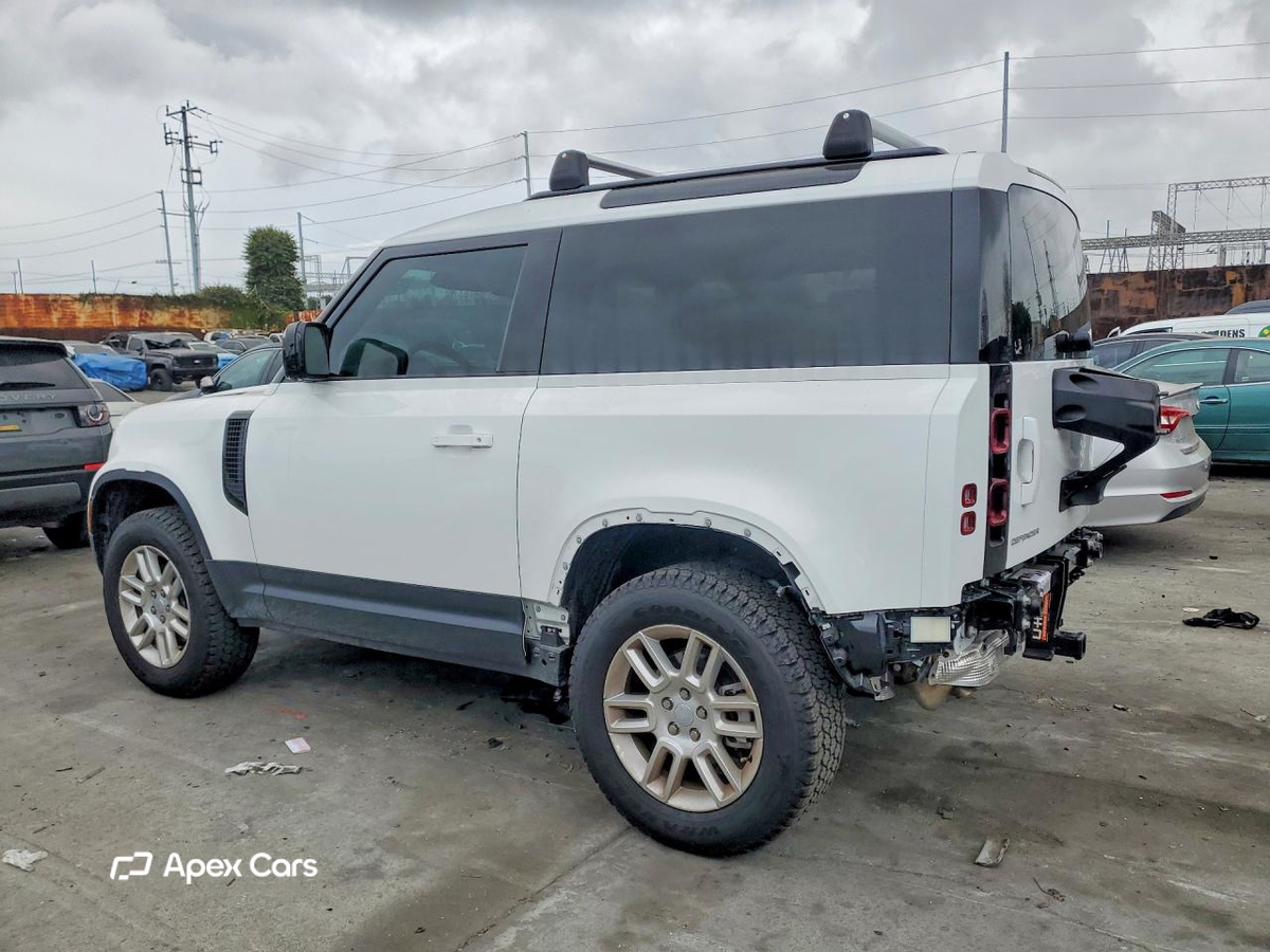 Land Rover Defender 2024