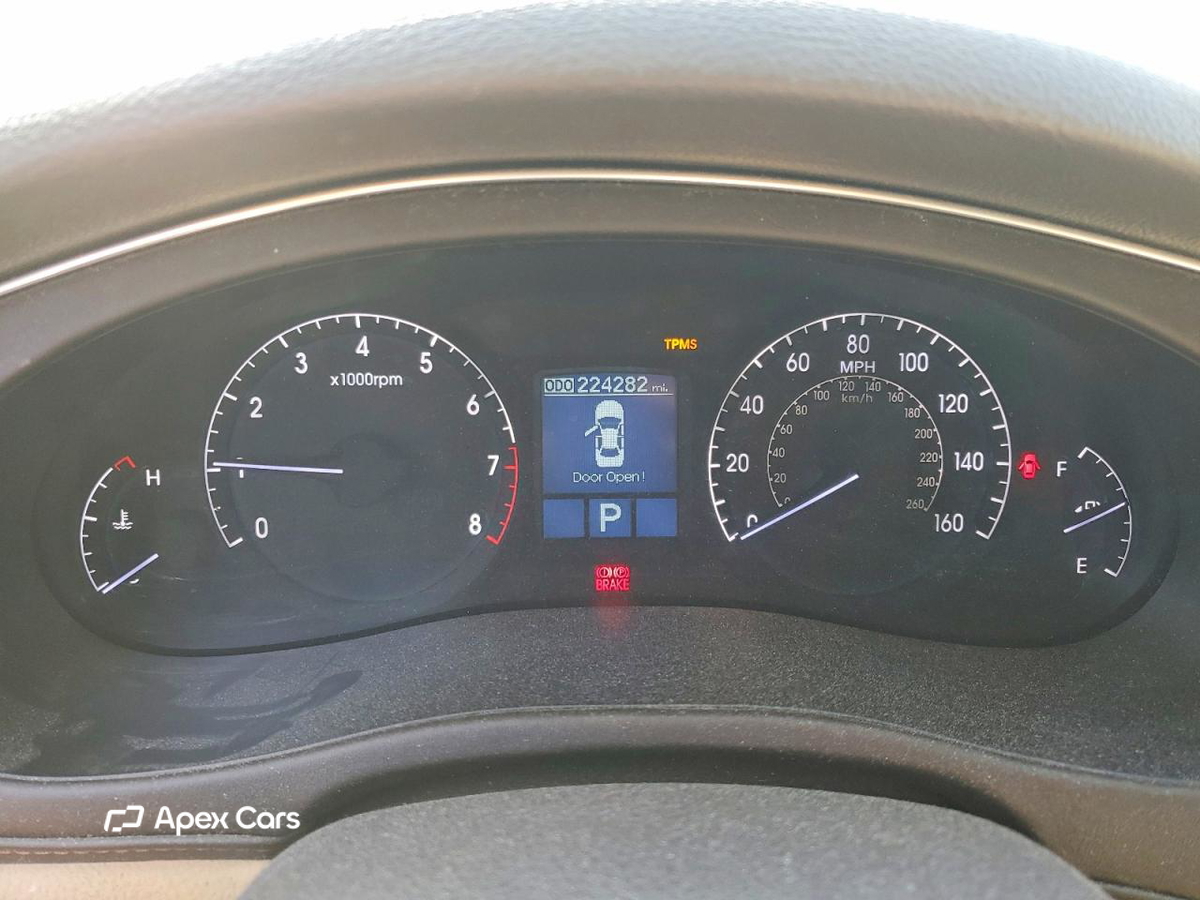 Hyundai Genesis 2012