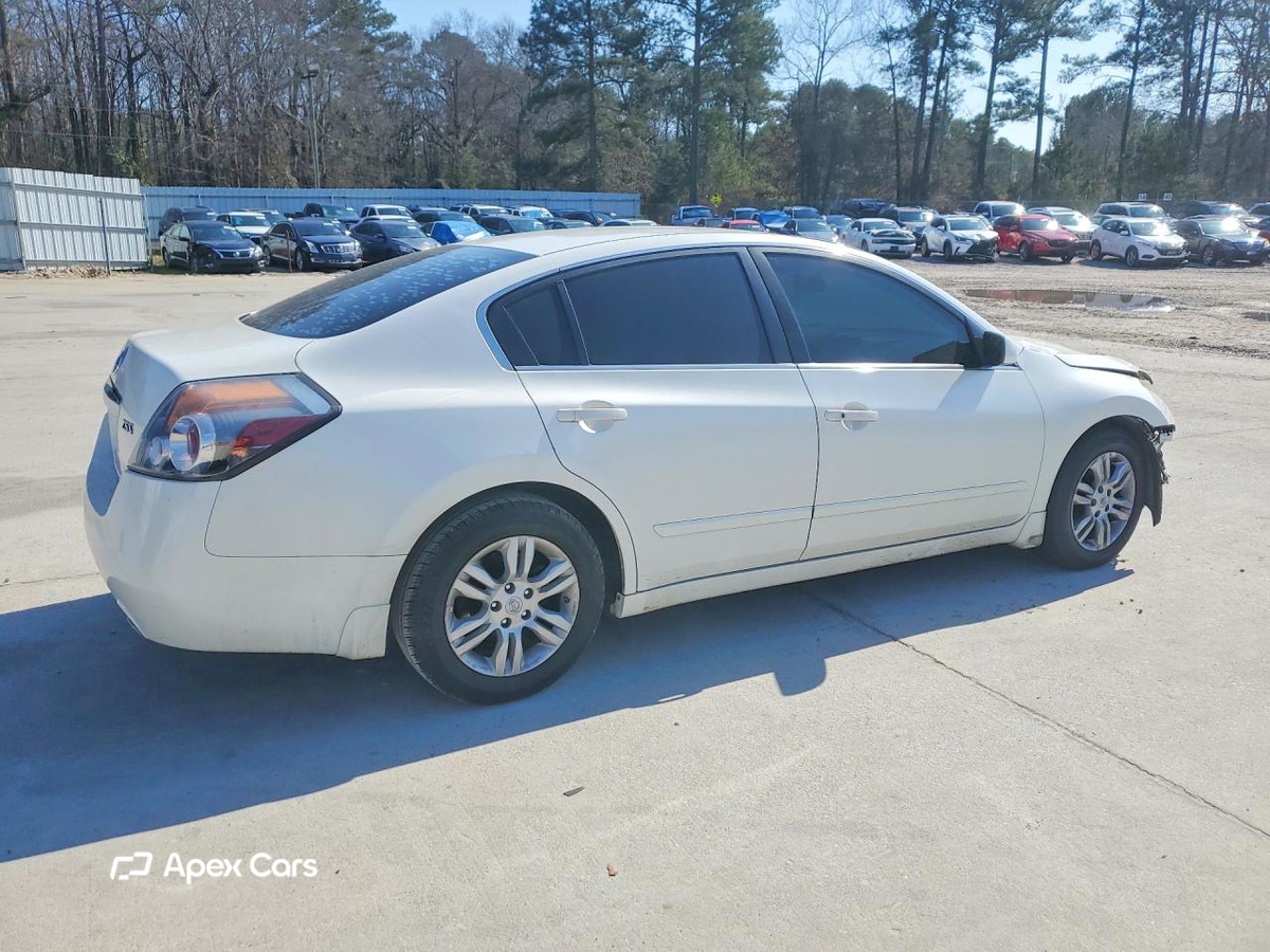 Nissan Altima 2010