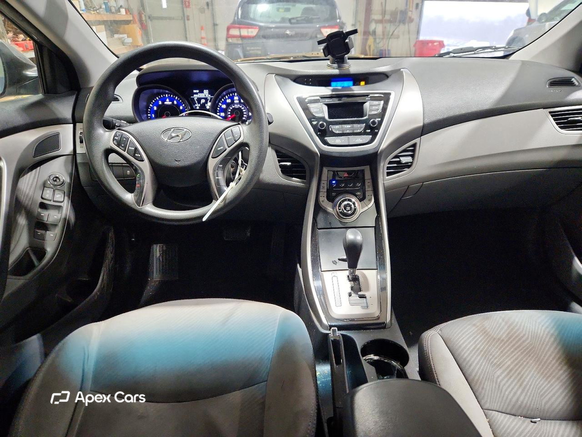 Hyundai Elantra 2013
