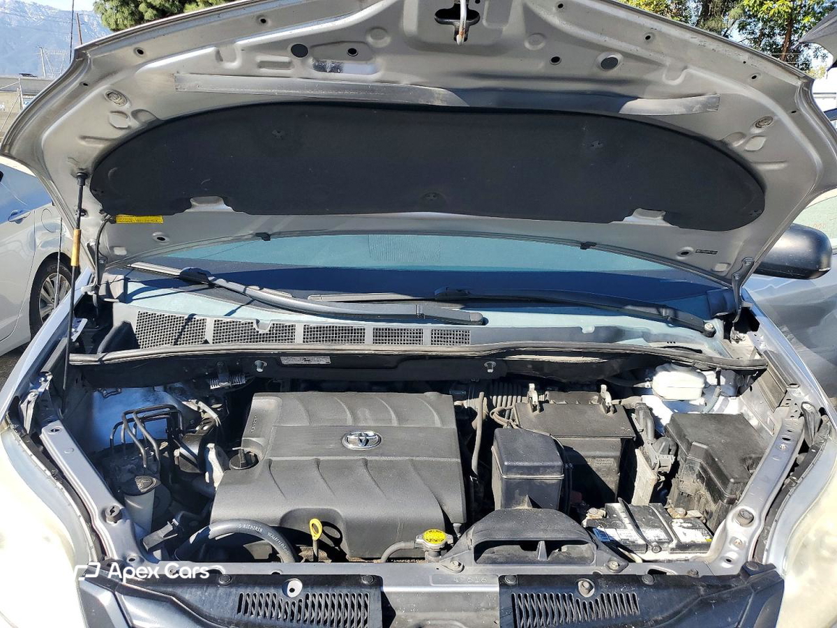 Toyota Sienna 2013